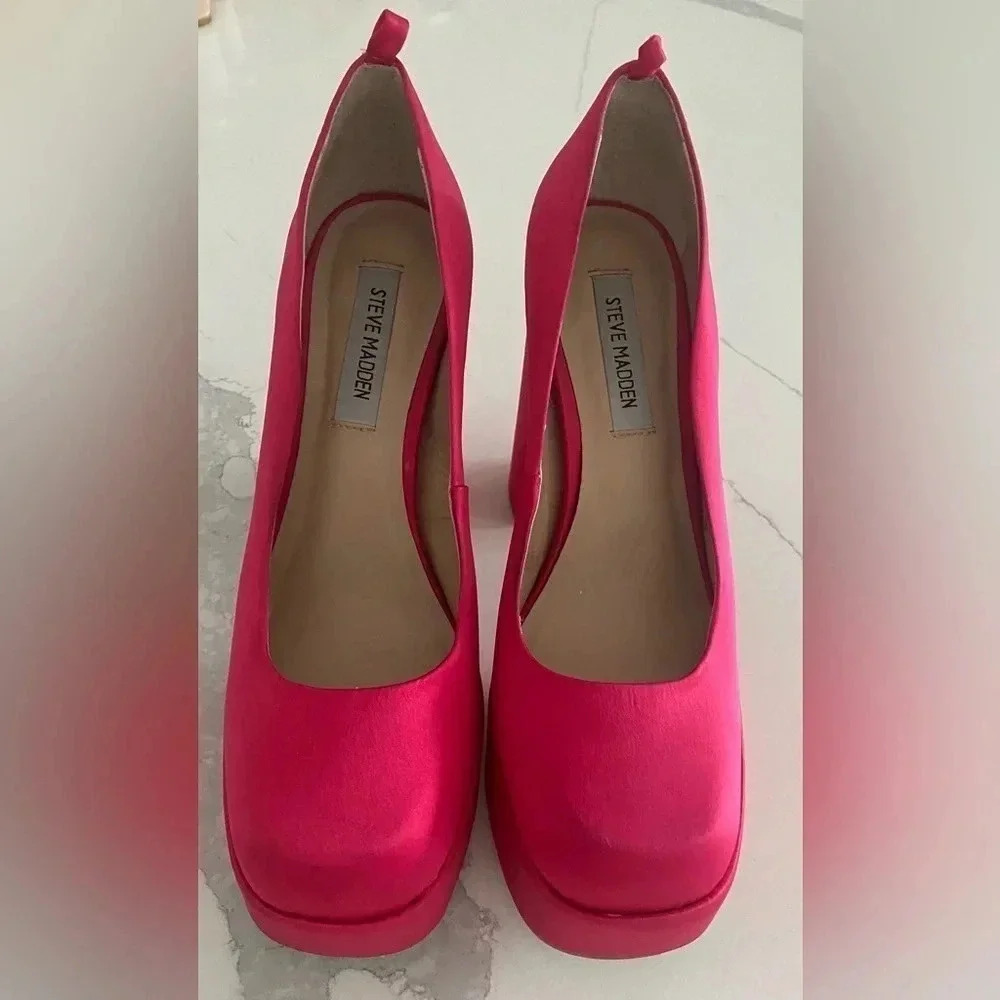 Steve Madden Artem Pump Platform Fuchsia Pink Barbie Doll GUC Women's 8.5 - Picture 3 of 8